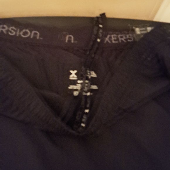 NWT Men's Xersion running short with two zip pockets. No more dangling keys. - Picture 7 of 10